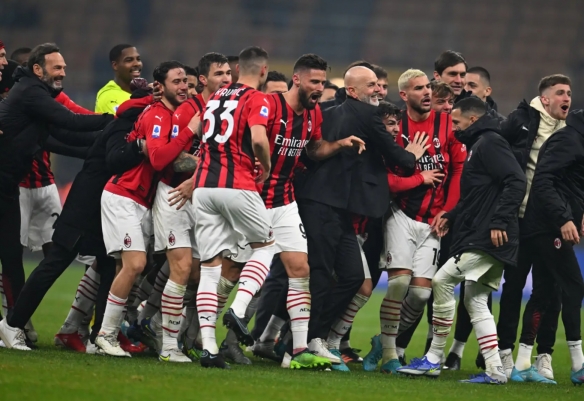 最近几日的皇马球迷。（这几天的皇马球迷）