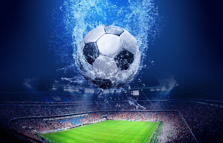 梅西捧起美职联冠军奖杯时，站在一旁的穆勒露出了最真挚的笑容（梅西登顶美职联捧杯时，穆勒在一侧绽放出最真挚的笑意）