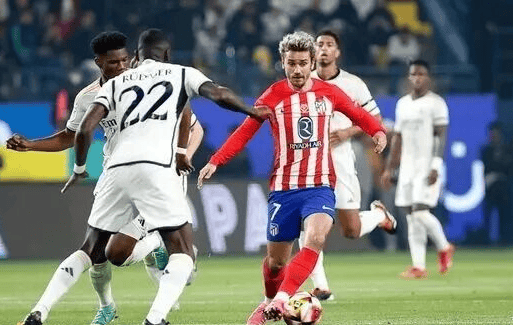 足球报：海港有意杨希，徐彬留洋仍存不确定，西海岸资金有困